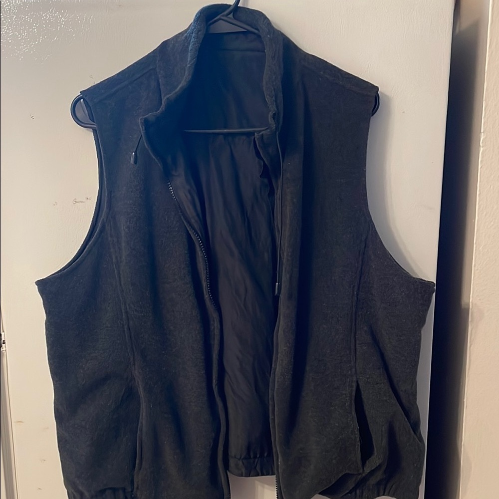 FUDA Sport Women's Black Silk to Gray Fleece Reversible Zip Front‎ Vest XL